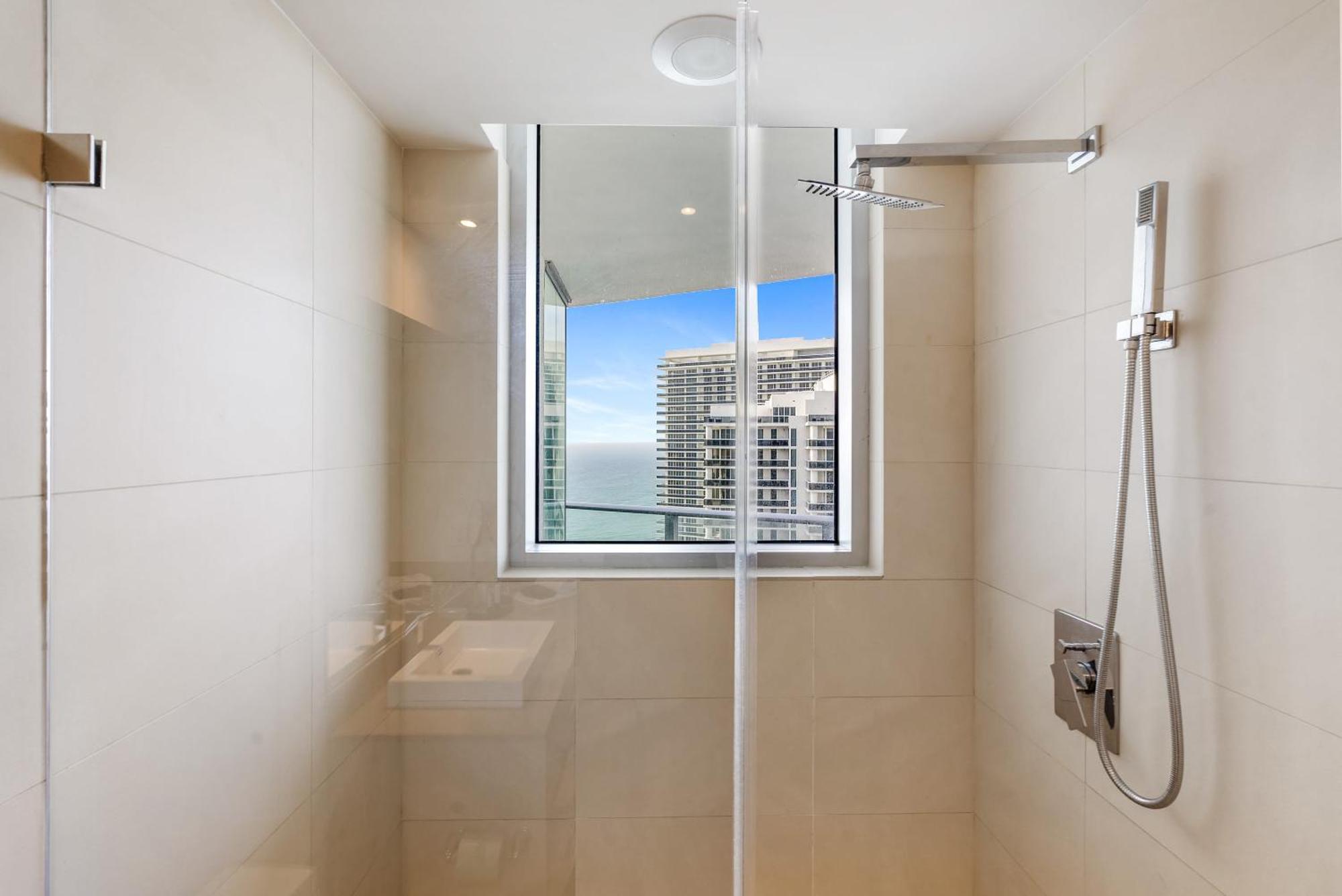 High Floor Corner 2 Bdr At Lyfe Resort ハリウッド エクステリア 写真