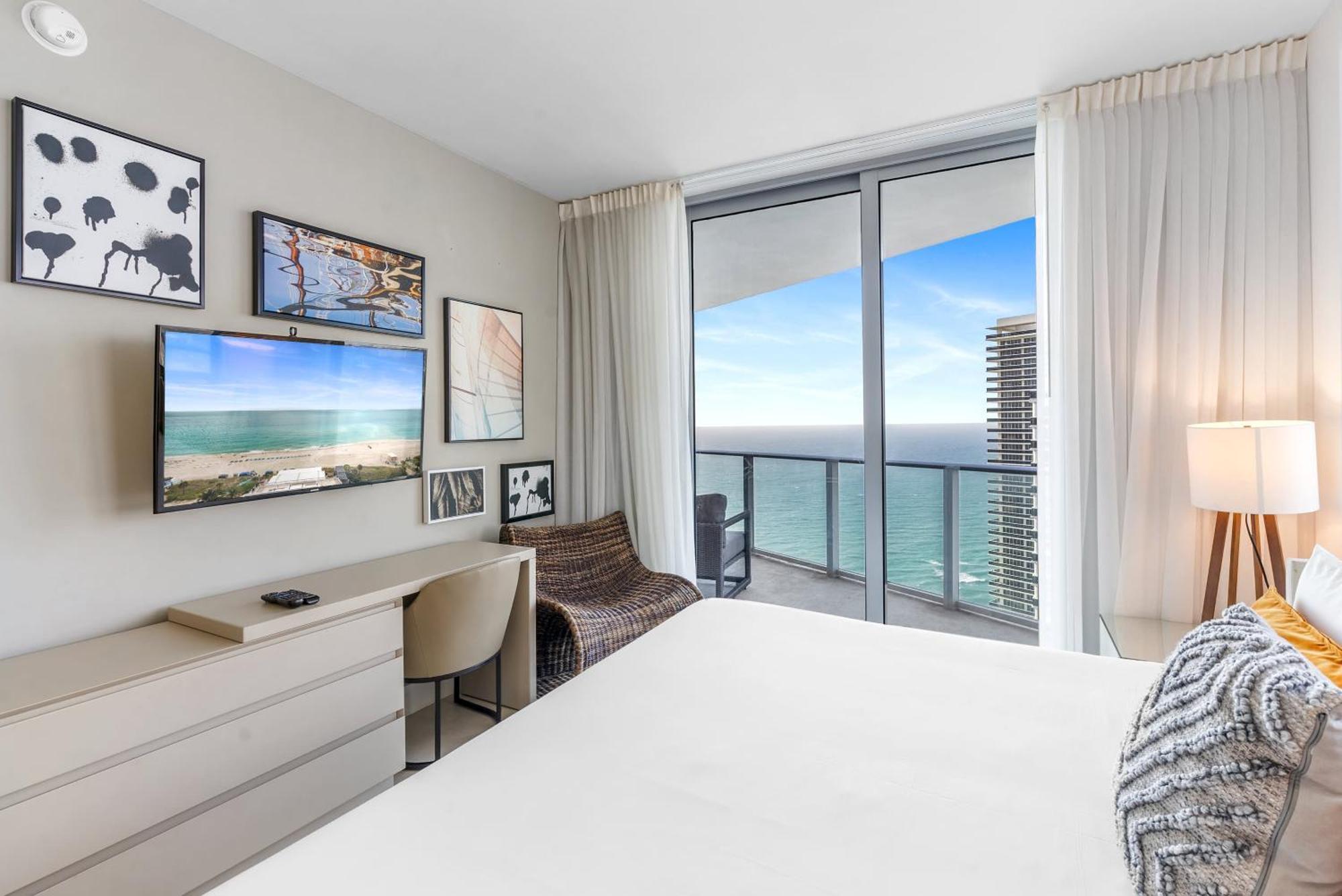 High Floor Corner 2 Bdr At Lyfe Resort ハリウッド エクステリア 写真